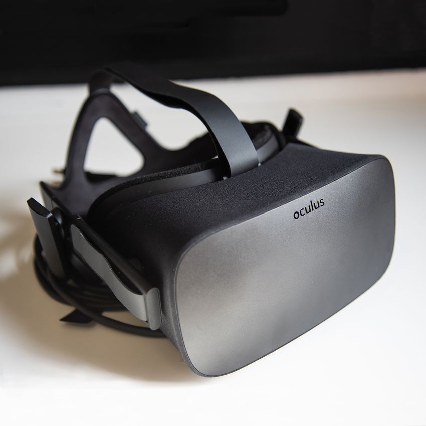 Oculus Rift VR头盔